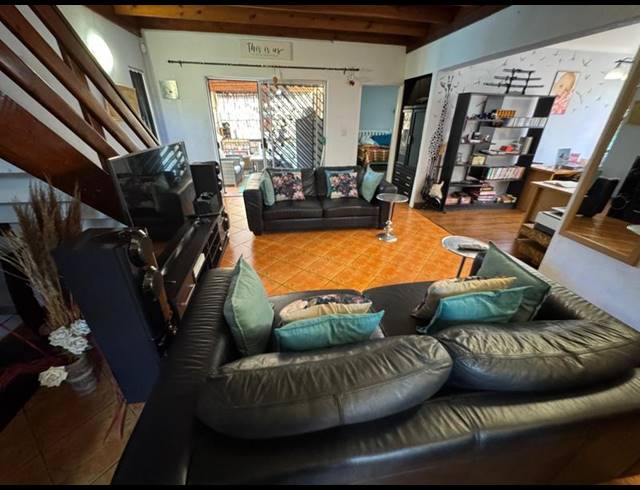 4 BEDROOM CLUSTER FOR SALE IN GLEN MARAIS